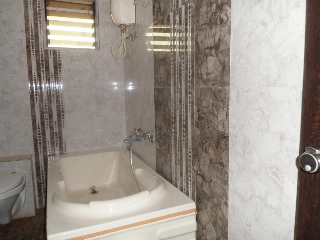 Hotel Canada Palace Bātwa Quarto foto